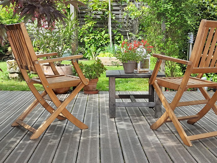 Rangez les chaises pliantes lorsque vous n’en avez pas besoin